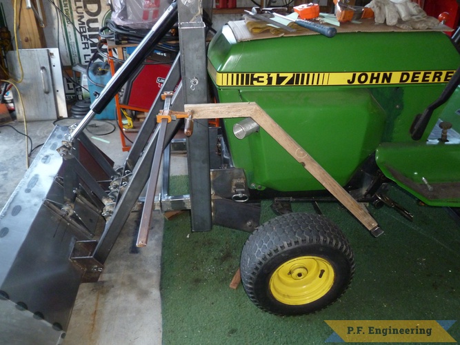 Paul F. - John Deer 317 - Pin-on Mini Payloader | Prototype building March 2020 - Side View 2