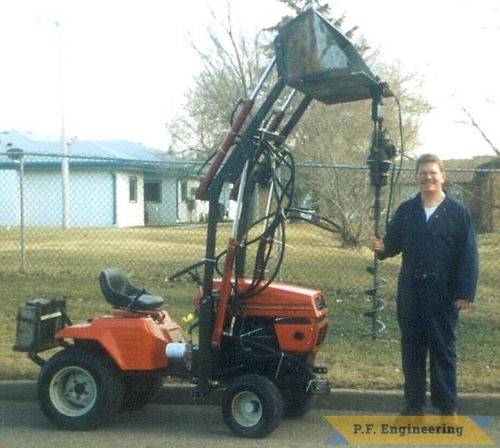 Blair L. from North Battleford, Saskatchewan, Canada built this loader for his Ariens GT17 Garden Tractor. | Ariens GT17 Garden Tractor Loader_1