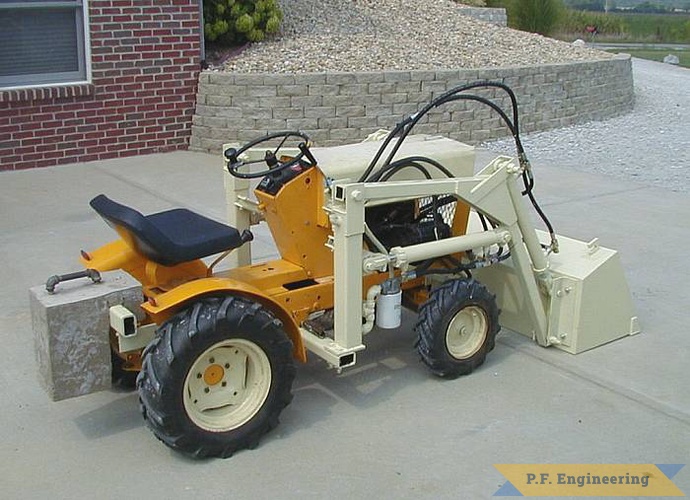 Jim L. in Martinsville, IN built this loader for his Cub Cadet 100 Garden Tractor, nice work Jim! | Cub Cadet 100 Garden Tractor Loader_2