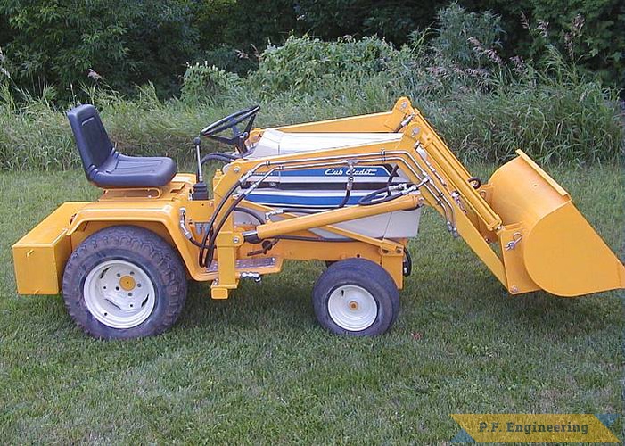 Randy G. from Two Rivers, WI built this loader for his Cub Cadet 1450 garden tractor | Cub Cadet 1450 garden tractor loader_1