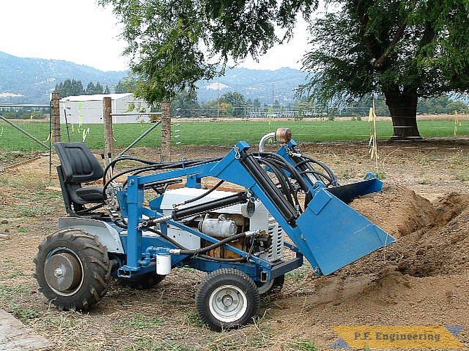 Stan C. from Medford, OR built this loader for his Gilson 12 HP garden tractor. great work Stan! | Gilson 12 HP Garden Tractor Loader_1