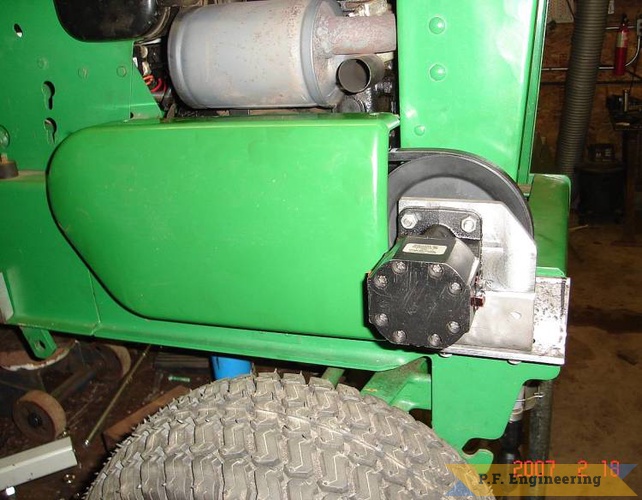 side mounted belt driven hydraulic pump | John Deere 112 Garden Tractor Loader_1