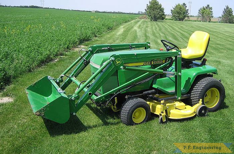 Gerry Brown in Omaha, NE did a great job building this loader for his John Deere 430 Garden Tractor | John Deere 430 Garden Tractor Loader_10