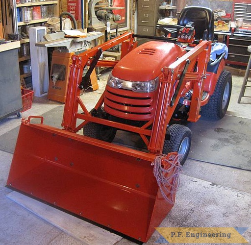 Gary is a self employed machinist by trade so he put a few nice features on this one! | Simplicity Garden Tractor Loader_1