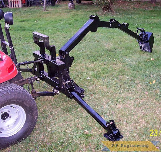 Heath put the Micro Hoe on the tractors Category 0 three point hitch | Simplicity Garden Tractor Micro Hoe_1