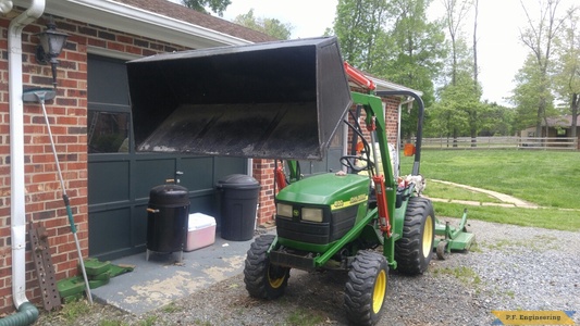 John Deere 4100 loader front view by Mario