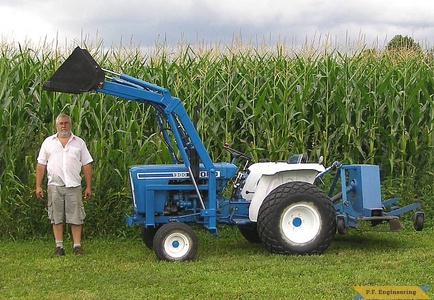Ford 1300 compact tractor loader_1
