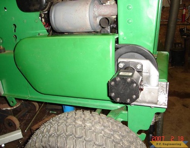 John Deere 112 Garden Tractor Loader_1